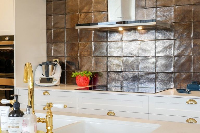 Photo of property in 37 Middleton Road, Kew, Dunedin, 9012