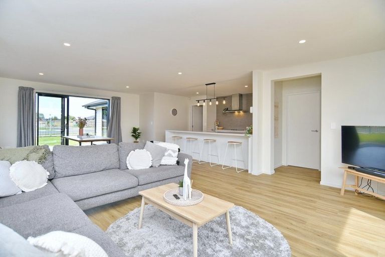 Photo of property in 21 Quinn Crescent, Woodend, 7610