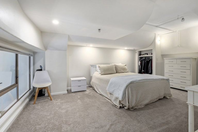 Photo of property in Stadium Garden Flats, 102/107 Thorndon Quay, Pipitea, Wellington, 6011