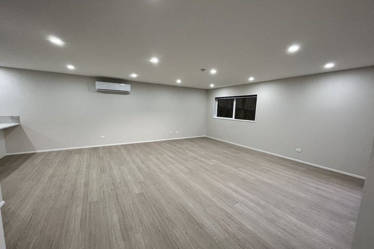 Photo of property in 28d Halberg Street, Glenfield, Auckland, 0629