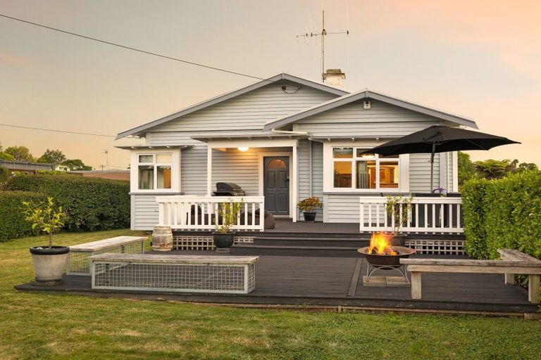 Photo of property in 19 Kiwi Avenue, Forest Lake, Hamilton, 3200