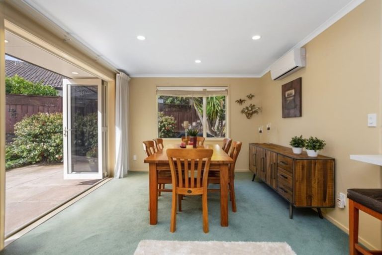 Photo of property in 35 Admirals Court Drive, Greenhithe, Auckland, 0632