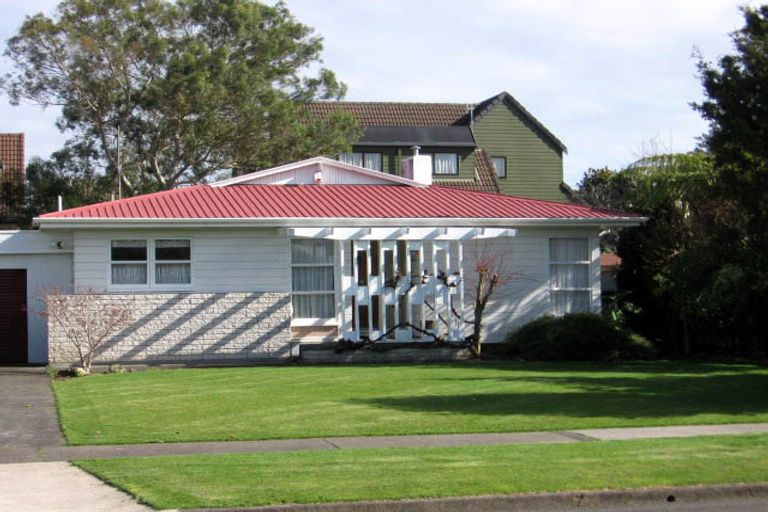 Photo of property in 72 Wikiriwhi Crescent, Awapuni, Palmerston North, 4412