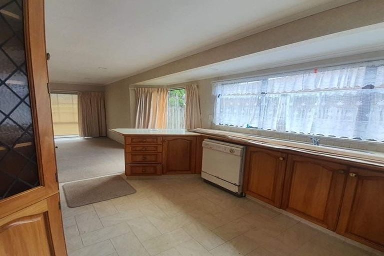 Photo of property in 1/1 Britannia Place, Half Moon Bay, Auckland, 2012