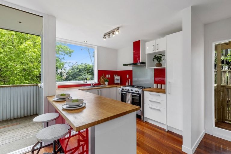 Photo of property in 2/22 Rangatira Road, Birkenhead, Auckland, 0626