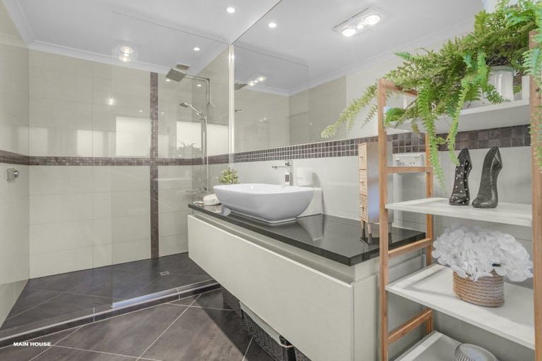 Photo of property in 81 Reading Street, Greytown, 5712