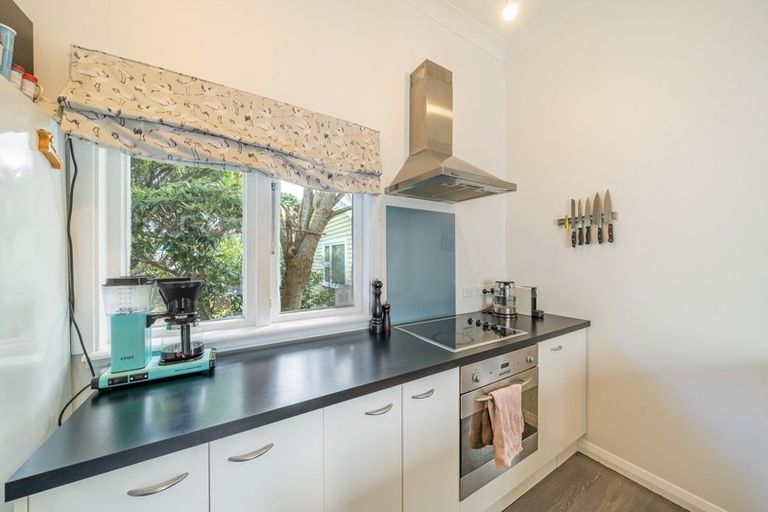 Photo of property in 1 Heath Grove, Waiwhetu, Lower Hutt, 5010