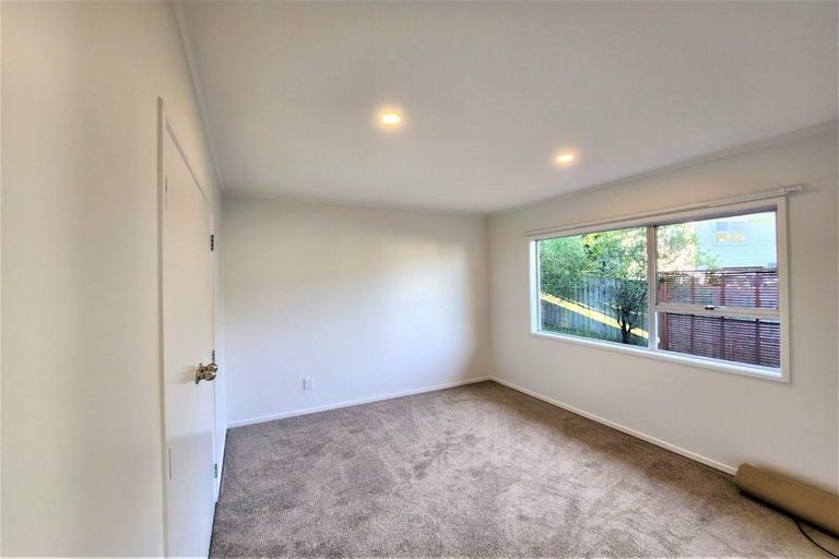 Photo of property in 34 Camelot Place, Glenfield, Auckland, 0629