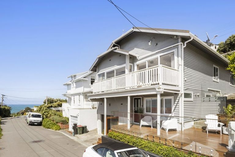 Photo of property in 30 Milne Terrace, Island Bay, Wellington, 6023
