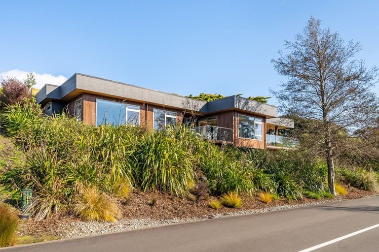 Photo of property in 10 Ferndale Drive, Waikanae, 5036