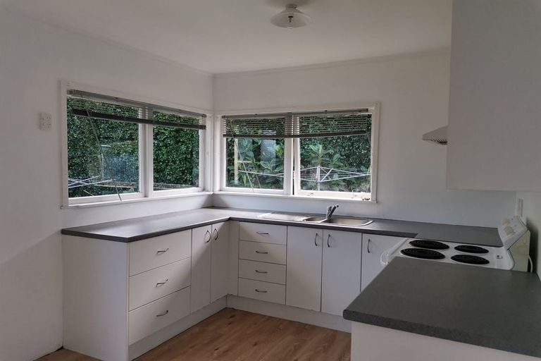 Photo of property in 2/51 Evelyn Place, Hillcrest, Auckland, 0627