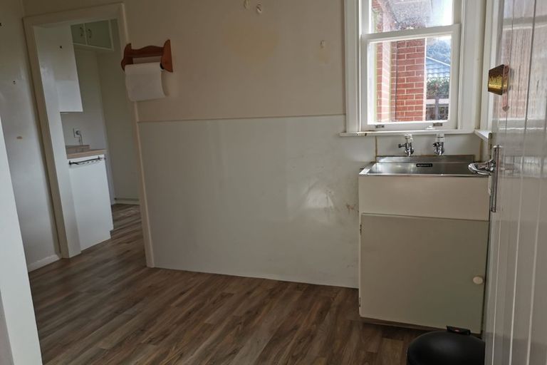 Photo of property in 70 Pine Avenue, Ebdentown, Upper Hutt, 5018