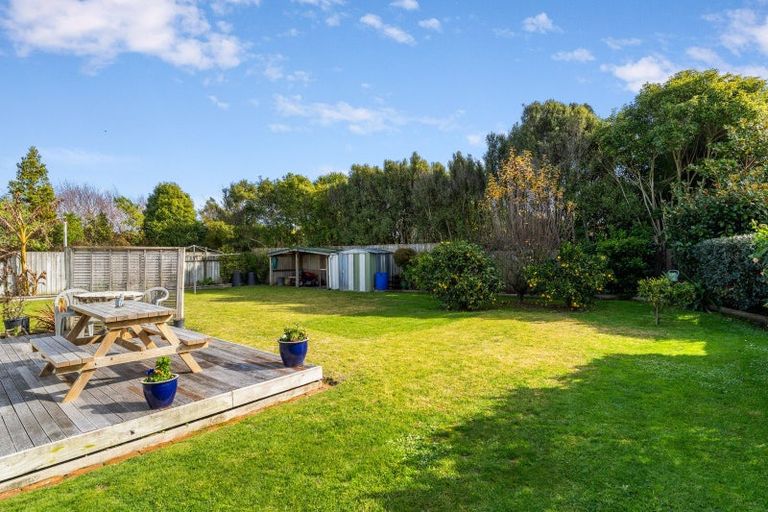 Photo of property in 17 Te Rauparaha Street, Otaki, 5512