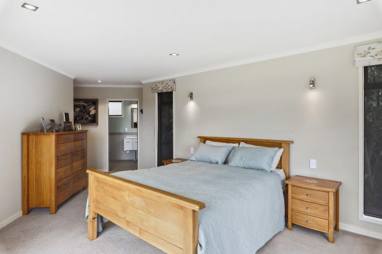 Photo of property in 37 Hadfield Road, Peka Peka, Waikanae, 5391