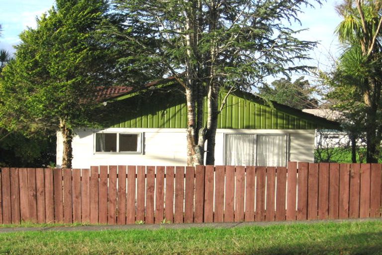 Photo of property in 22 Parrs Cross Road, Henderson, Auckland, 0612