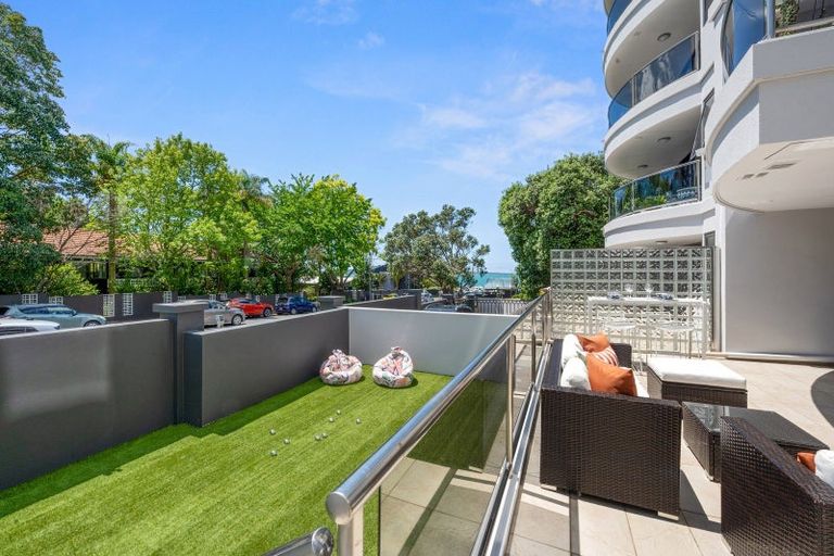 Photo of property in 175h Hurstmere Road, Takapuna, Auckland, 0622