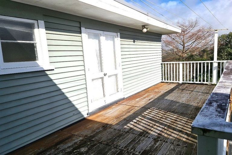 Photo of property in 11 William Souter Street, Forrest Hill, Auckland, 0620