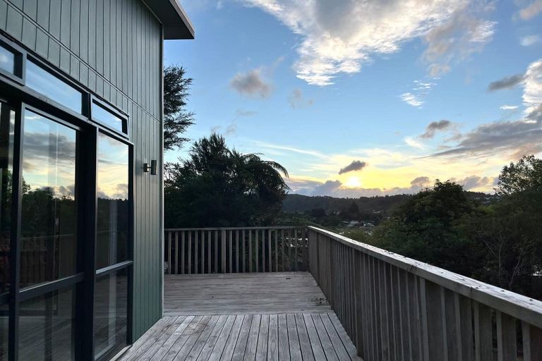 Photo of property in 7 Lowry Heights, Stokes Valley, Lower Hutt, 5019