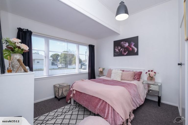 Photo of property in 3 Preston Street, Eltham, 4322