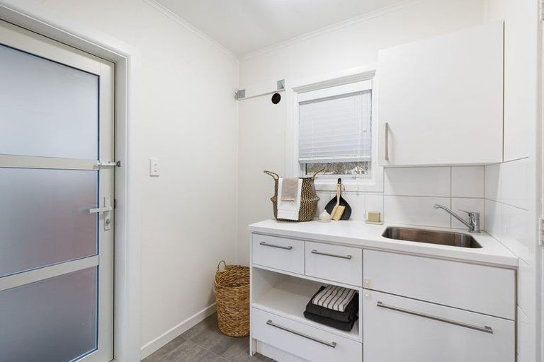 Photo of property in 12 Remuera Avenue, Cashmere, Christchurch, 8022