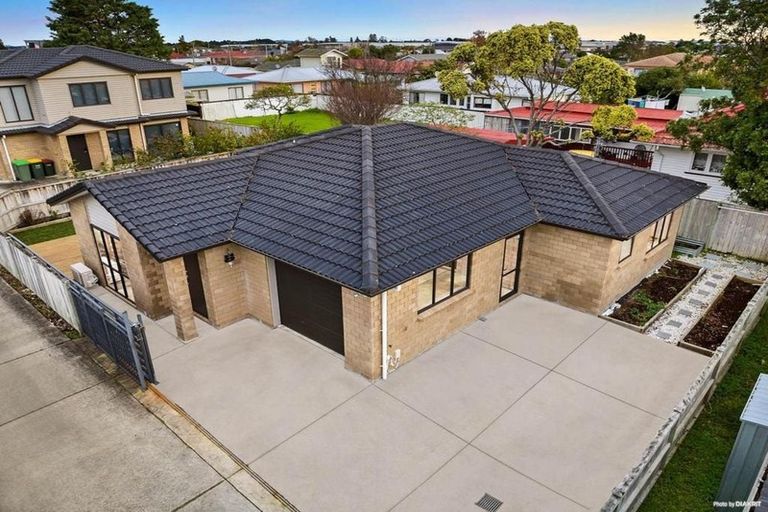 Photo of property in 9 View Road, Mangere, Auckland, 2022