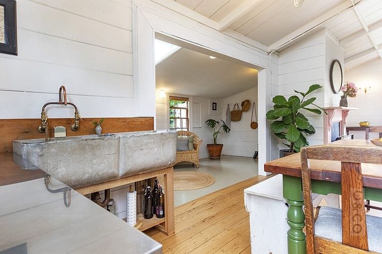 Photo of property in 4 Gow Street, Helensville, 0800