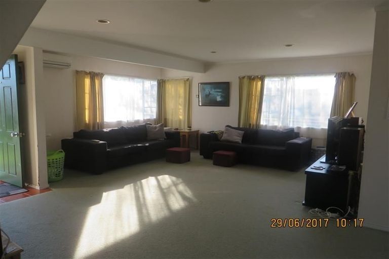 Photo of property in 101 Oakfield Crescent, Pukete, Hamilton, 3200
