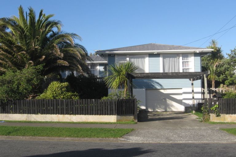 Photo of property in 40a Herewini Street, Titahi Bay, Porirua, 5022