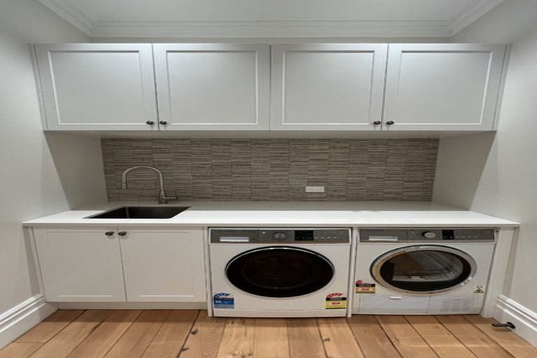 Photo of property in 82 Calliope Road, Stanley Point, Auckland, 0624