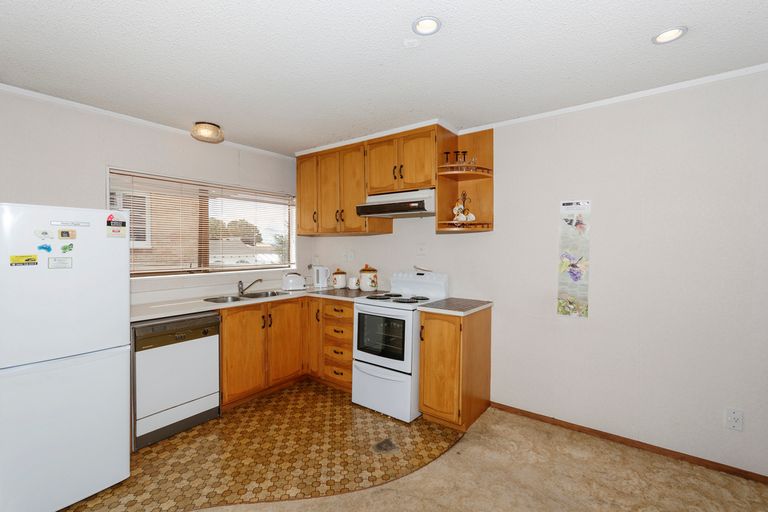 Photo of property in 1/170 Titirangi Road, New Lynn, Auckland, 0600