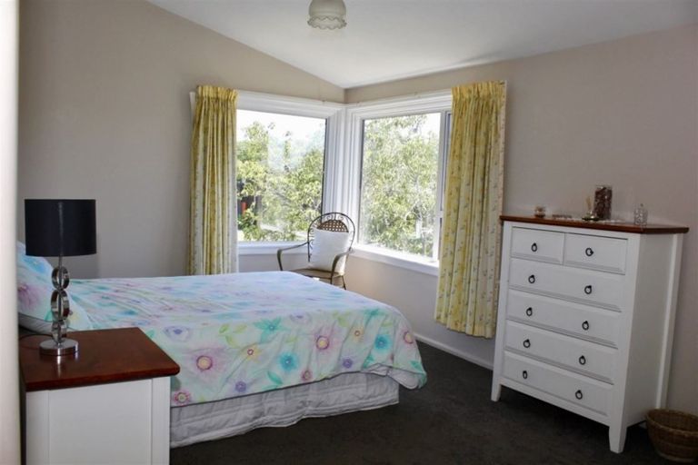 Photo of property in 10 Crofton Road, Harewood, Christchurch, 8051