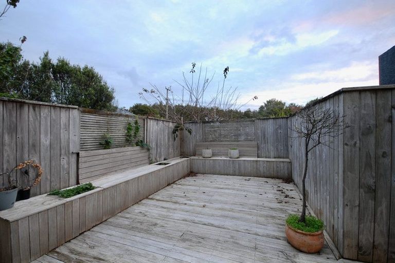 Photo of property in 15b Hillcrest Avenue, Hillcrest, Auckland, 0627