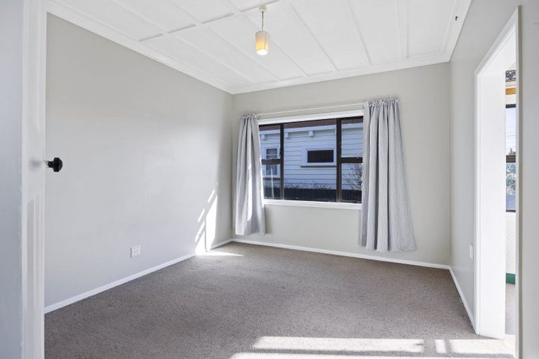 Photo of property in 5 Egmont Street, Hawera, 4610