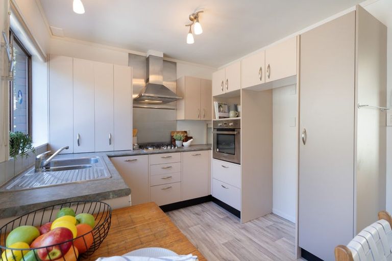 Photo of property in 85 Churton Drive, Churton Park, Wellington, 6037