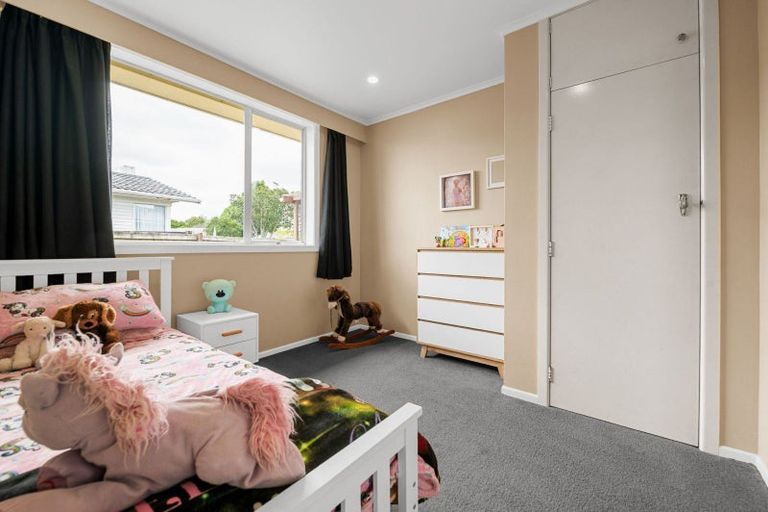 Photo of property in 21 Rhonda Avenue, Deanwell, Hamilton, 3206