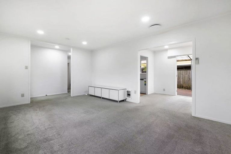 Photo of property in 86 Marlborough Avenue, Glenfield, Auckland, 0629