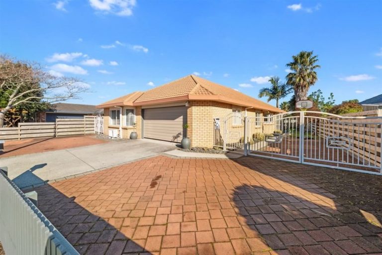 Photo of property in 124 Evans Road, Papamoa Beach, Papamoa, 3118