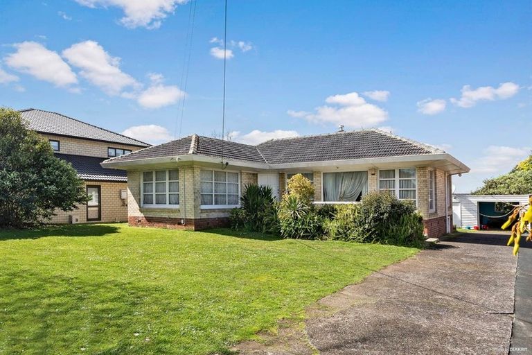 Photo of property in 29 Lynwood Road, New Lynn, Auckland, 0600
