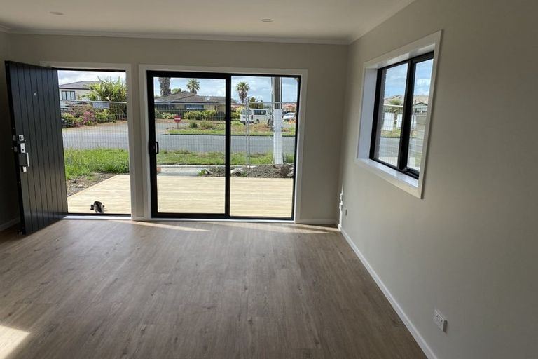 Photo of property in 1/125b Metcalfe Road, Ranui, Auckland, 0612