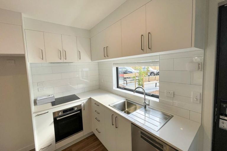 Photo of property in 4 Whanui Place, Mangere Bridge, Auckland, 2022