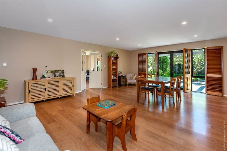 Photo of property in 12 Sheraton Place, Redwood, Christchurch, 8051