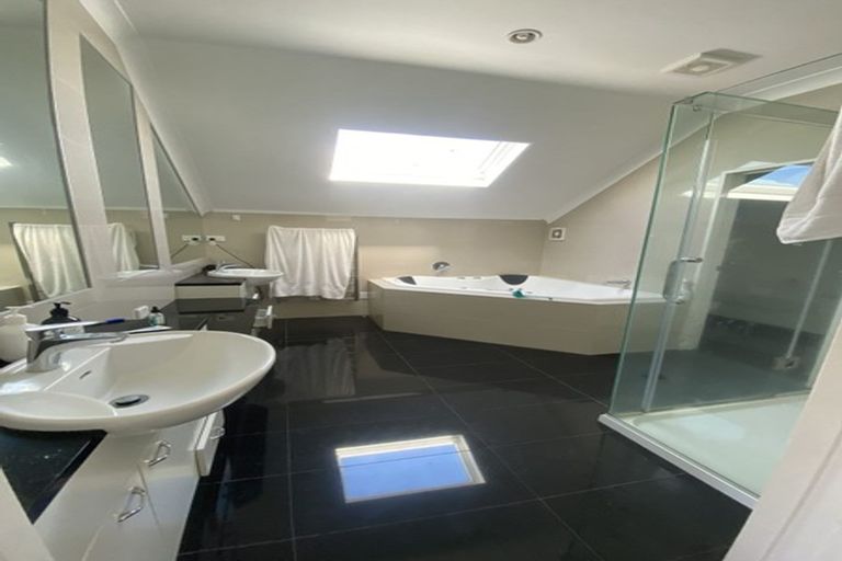 Photo of property in 17 Quedley Court, Eastern Beach, Auckland, 2012