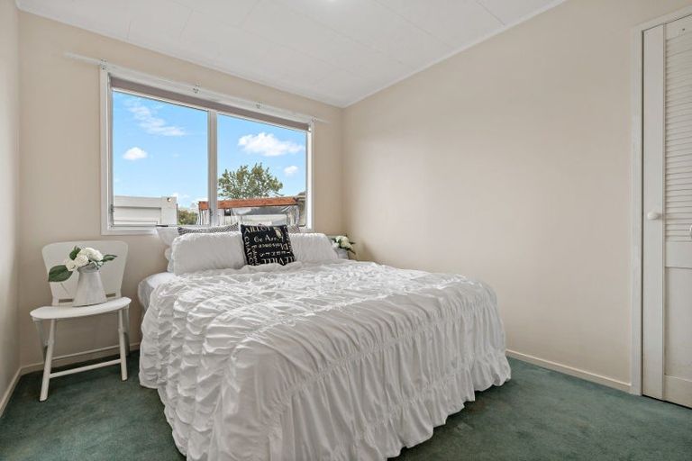 Photo of property in 62 Lynn Road, Bayview, Auckland, 0629