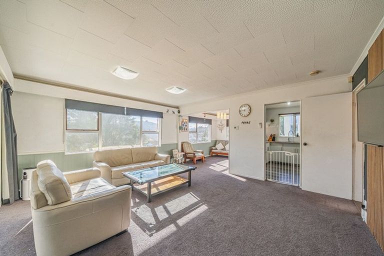Photo of property in 110 Holborn Drive, Stokes Valley, Lower Hutt, 5019