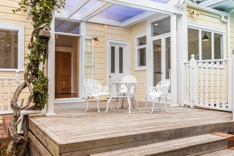 Photo of property in 60 Princes Street, Northcote Point, Auckland, 0627