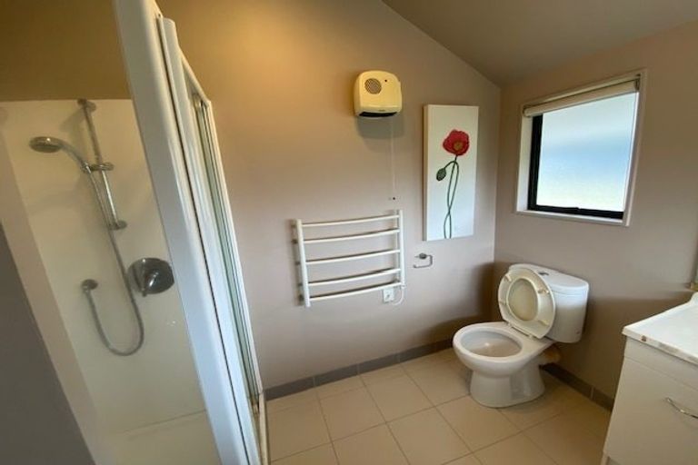 Photo of property in 2/6 Napoleon Avenue, Milford, Auckland, 0620