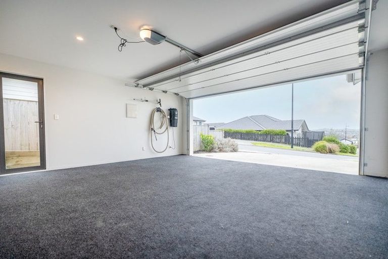 Photo of property in 23 Reserva Crescent, Kumeu, 0810