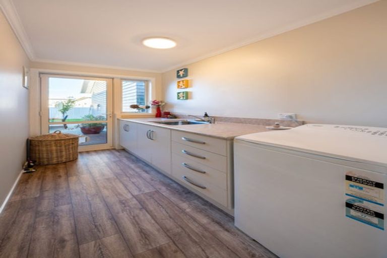 Photo of property in 1 Ivy Lane, Albert Town, Wanaka, 9305