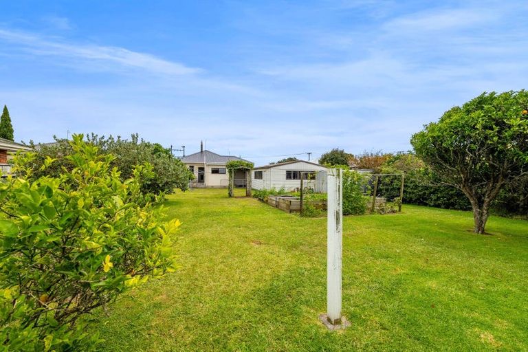 Photo of property in 39 Lismore Street, Strandon, New Plymouth, 4312