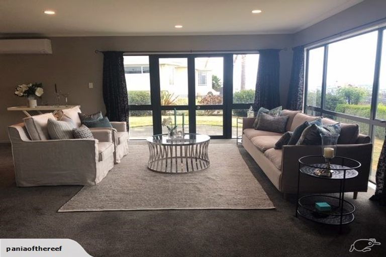 Photo of property in 84 Churchill Drive, Taradale, Napier, 4112